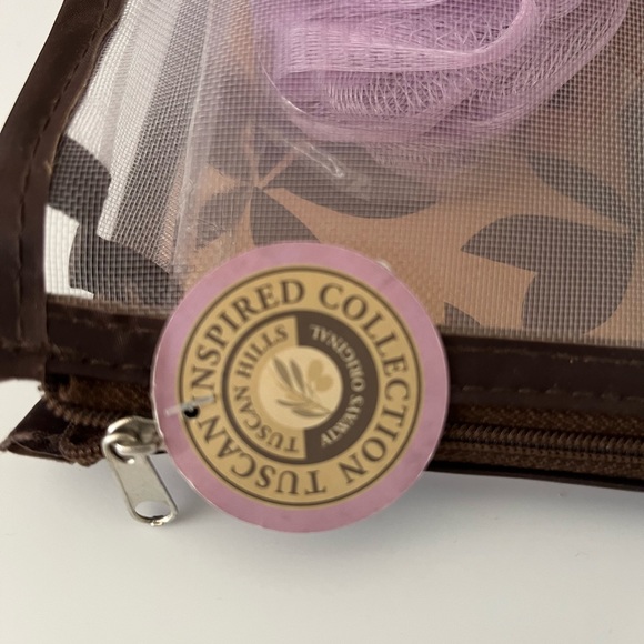 Tuscan Hills - French Lavender Scented Body Care Set - Picture 4 of 8